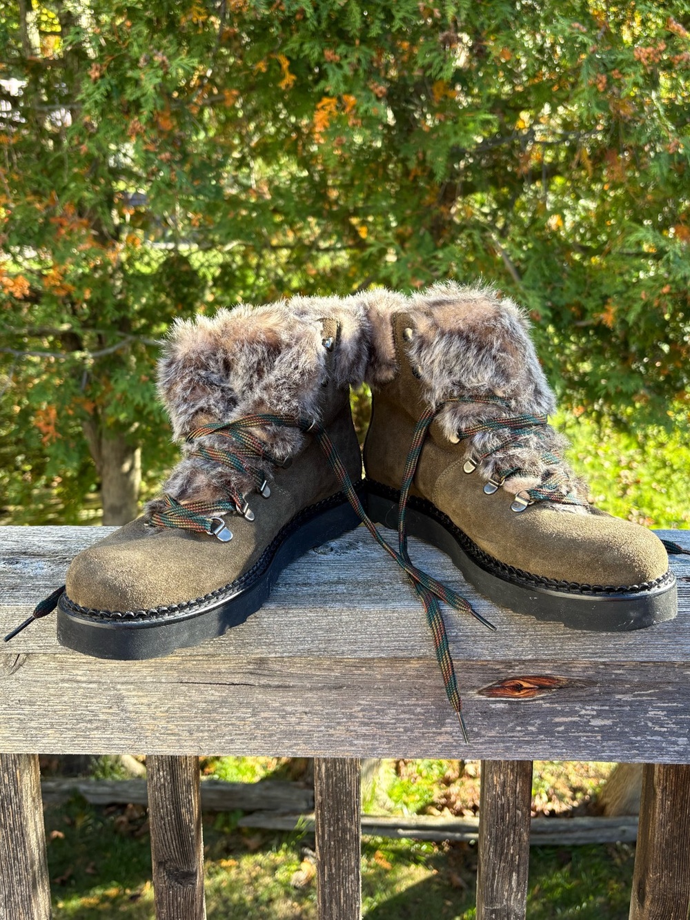 L’Intervalle Olive Suede Hiking Boots